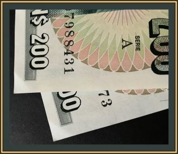  200   1986 P-66 (66a) -UNC
